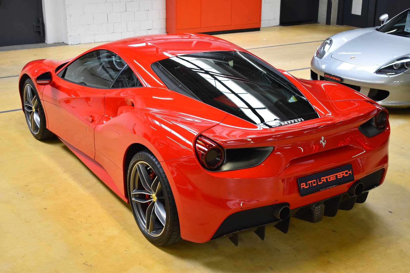 FERRARI 488 GTB 3.9 V8, Benzin, Occasion / Gebraucht, Automatik - 4