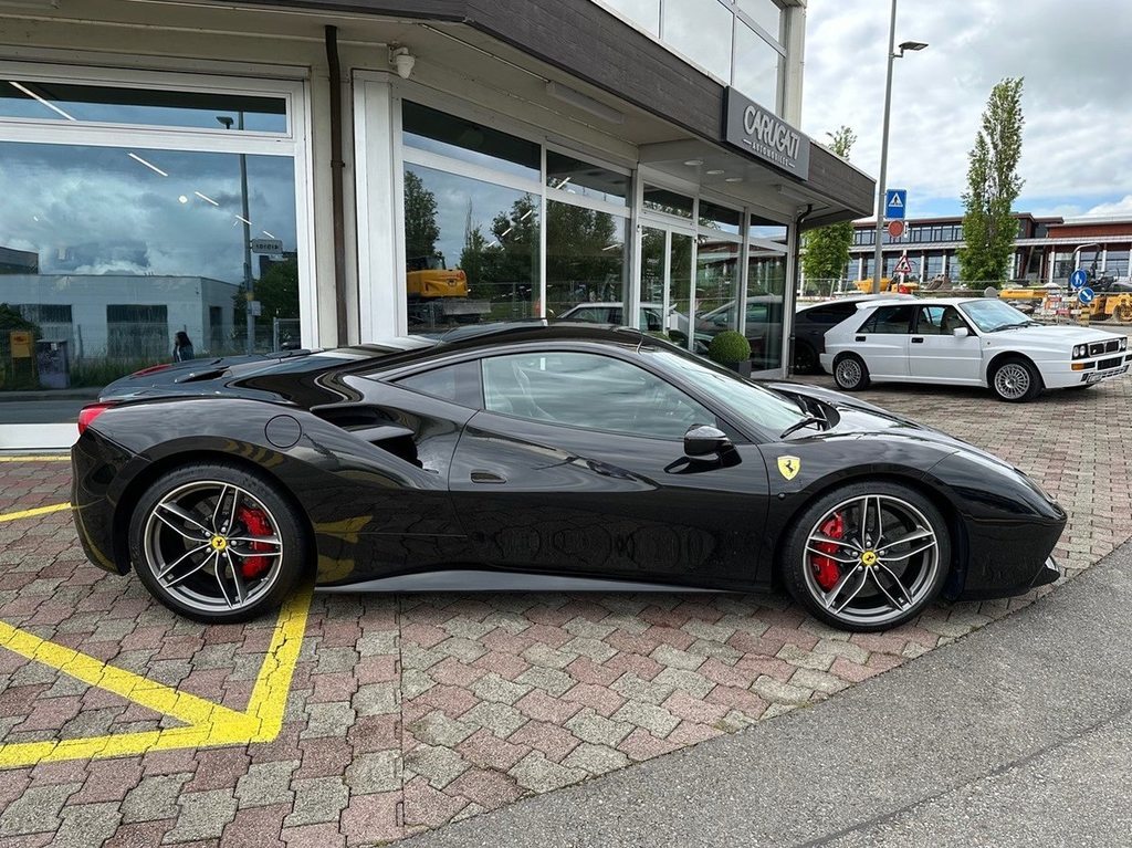 FERRARI 488 GTB 3.9 V8, Benzin, Occasion / Gebraucht, Automatik - 4