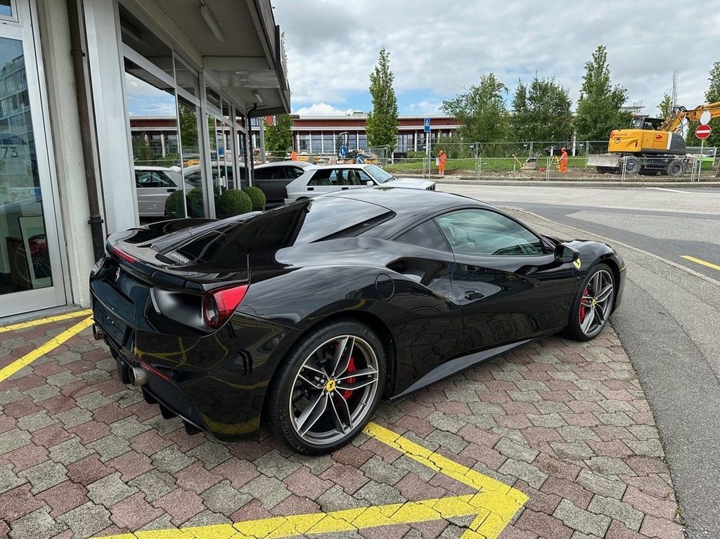 FERRARI 488 GTB 3.9 V8, Benzin, Occasion / Gebraucht, Automatik - 5