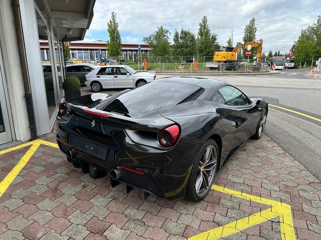 FERRARI 488 GTB 3.9 V8, Benzin, Occasion / Gebraucht, Automatik - 6