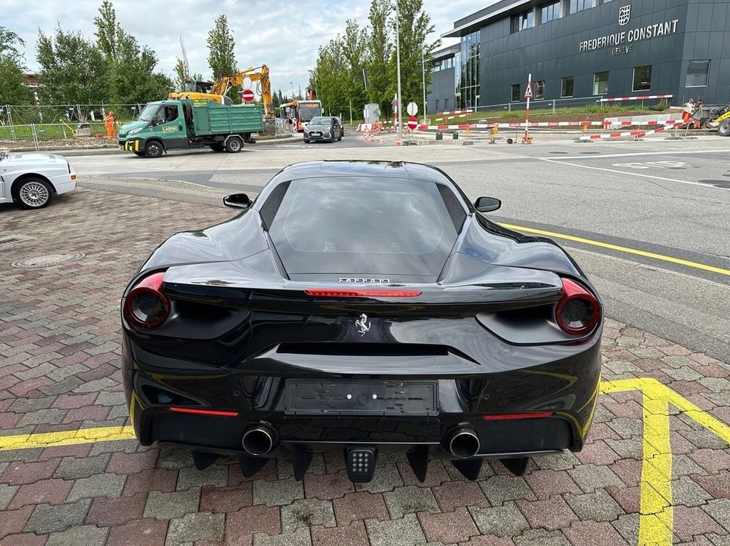 FERRARI 488 GTB 3.9 V8, Benzin, Occasion / Gebraucht, Automatik - 7