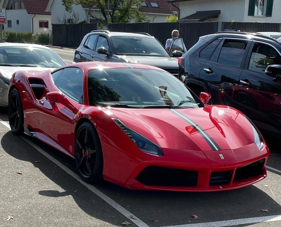 FERRARI 488 GTB 3.9 Turbo, Petrol, Second hand / Used, Automatic - 2