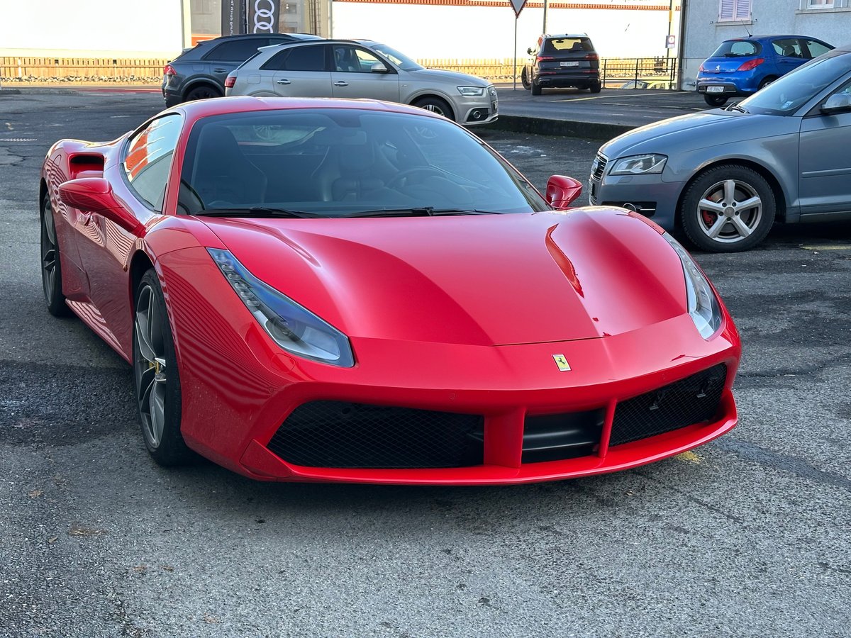 FERRARI 488 GTB 3.9 V8, Essence, Occasion / Utilisé, Automatique - 2