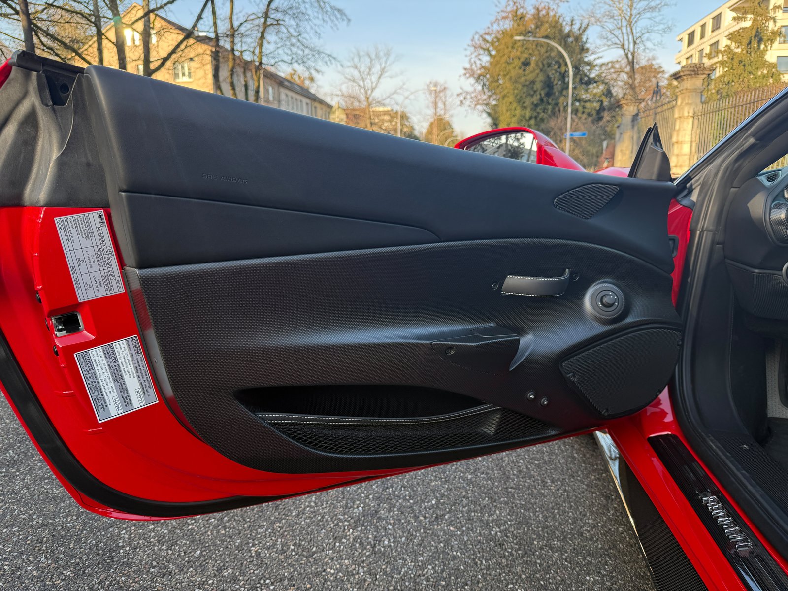 FERRARI 488 Pista 3.9 V8, Essence, Occasion / Utilisé, Automatique - 7