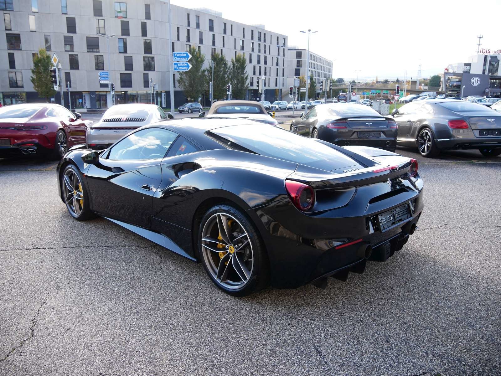 FERRARI 488 GTB 3.9 V8, Benzin, Occasion / Gebraucht, Automat - 3
