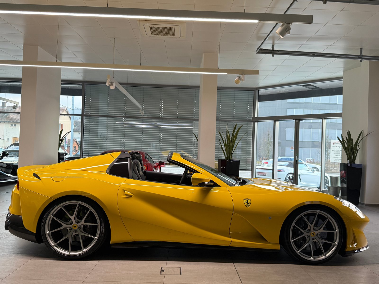 FERRARI 812 GTS, Benzin, Occasion / Gebraucht, Automatik - 6