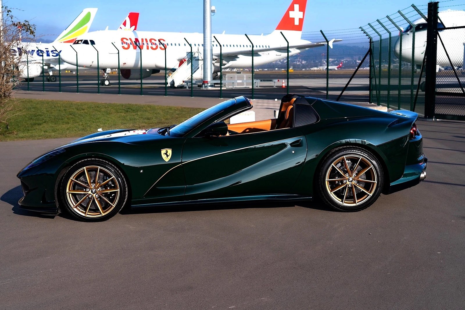FERRARI 812 GTS V12 1 of 1 Glossy Green Carbon, Benzin, Occasion / Gebraucht, Automatik - 2