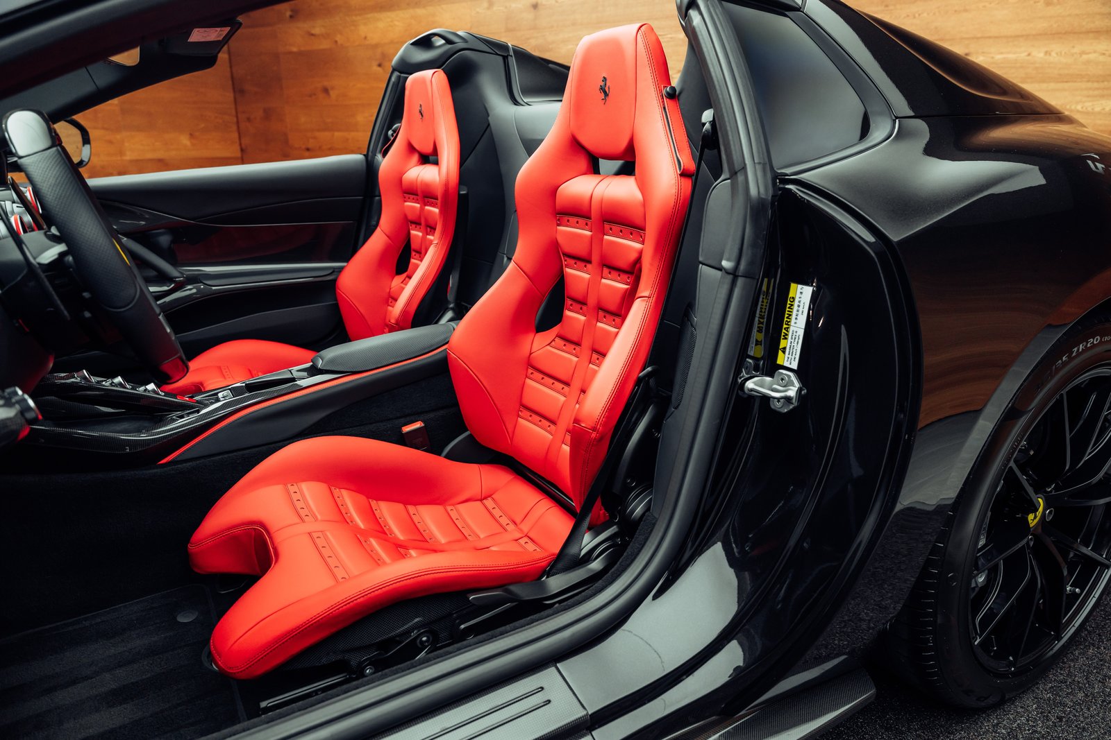 FERRARI 812 GTS Nero Daytona, Benzin, Occasion / Gebraucht, Automatik - 7