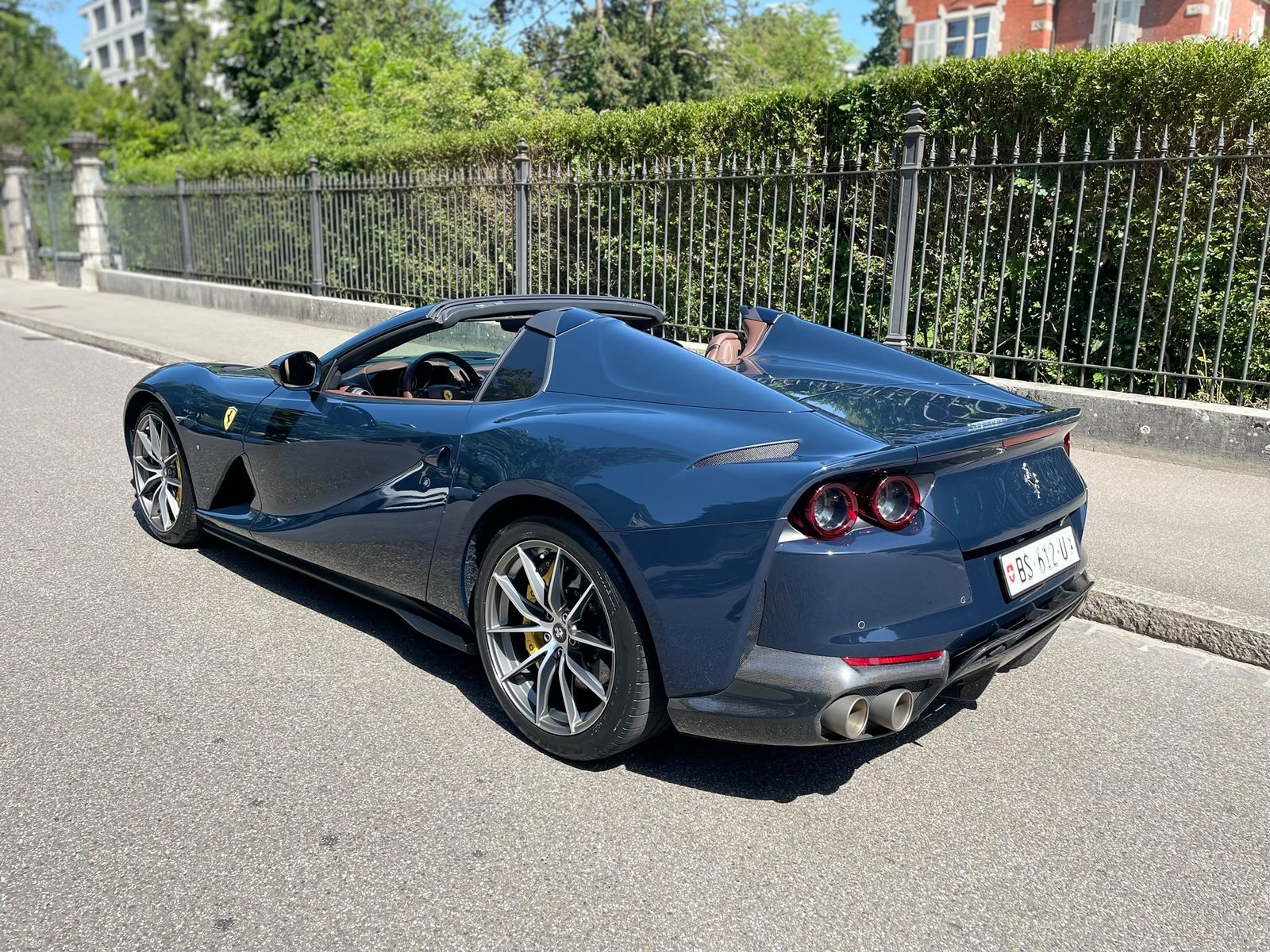 FERRARI 812 GTS, Petrol, Second hand / Used, Automatic - 2