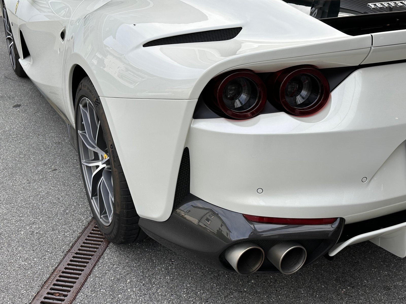 FERRARI 812 Superfast, Essence, Occasion / Utilisé, Automatique - 6