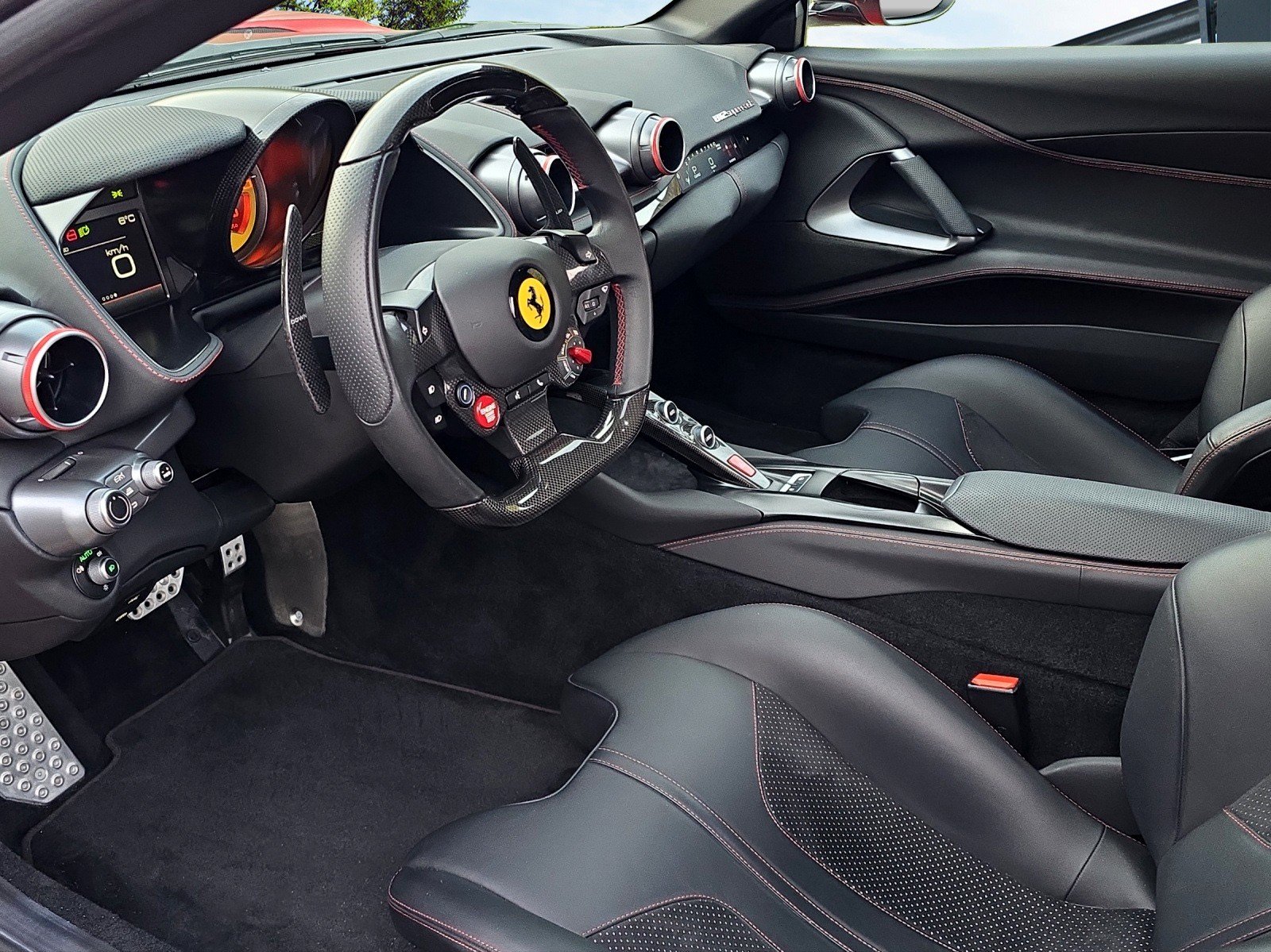 FERRARI 812 Superfast, Petrol, Second hand / Used, Automatic - 7