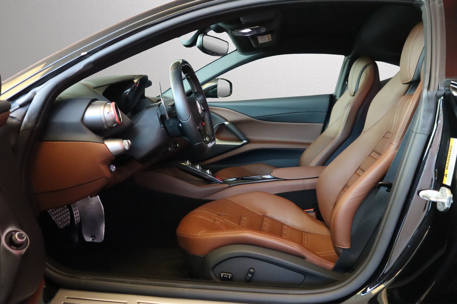 FERRARI 812 Superfast, Benzin, Occasion / Gebraucht, Automatik - 4