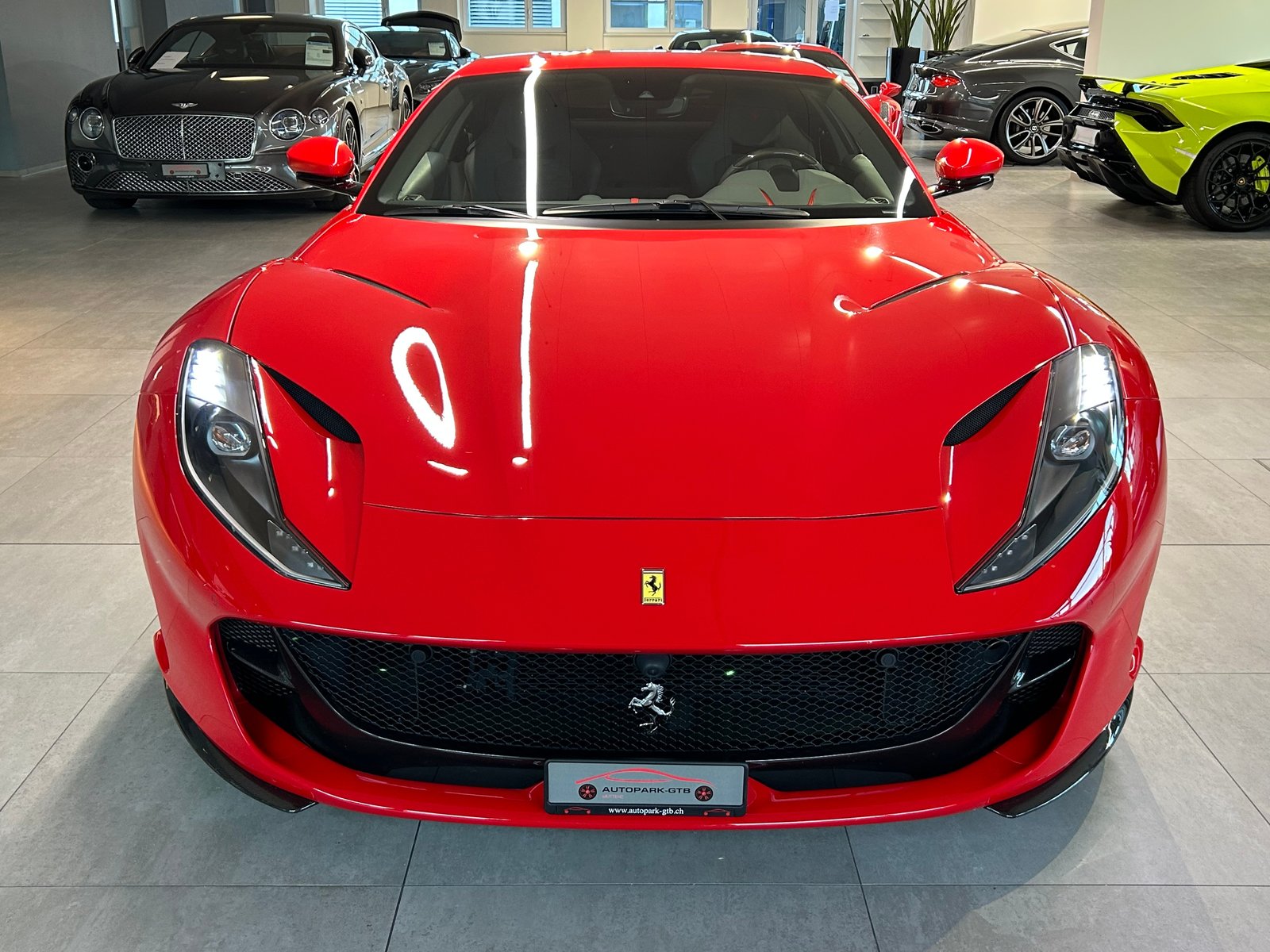 FERRARI 812 Superfast, Essence, Occasion / Utilisé, Automatique - 3