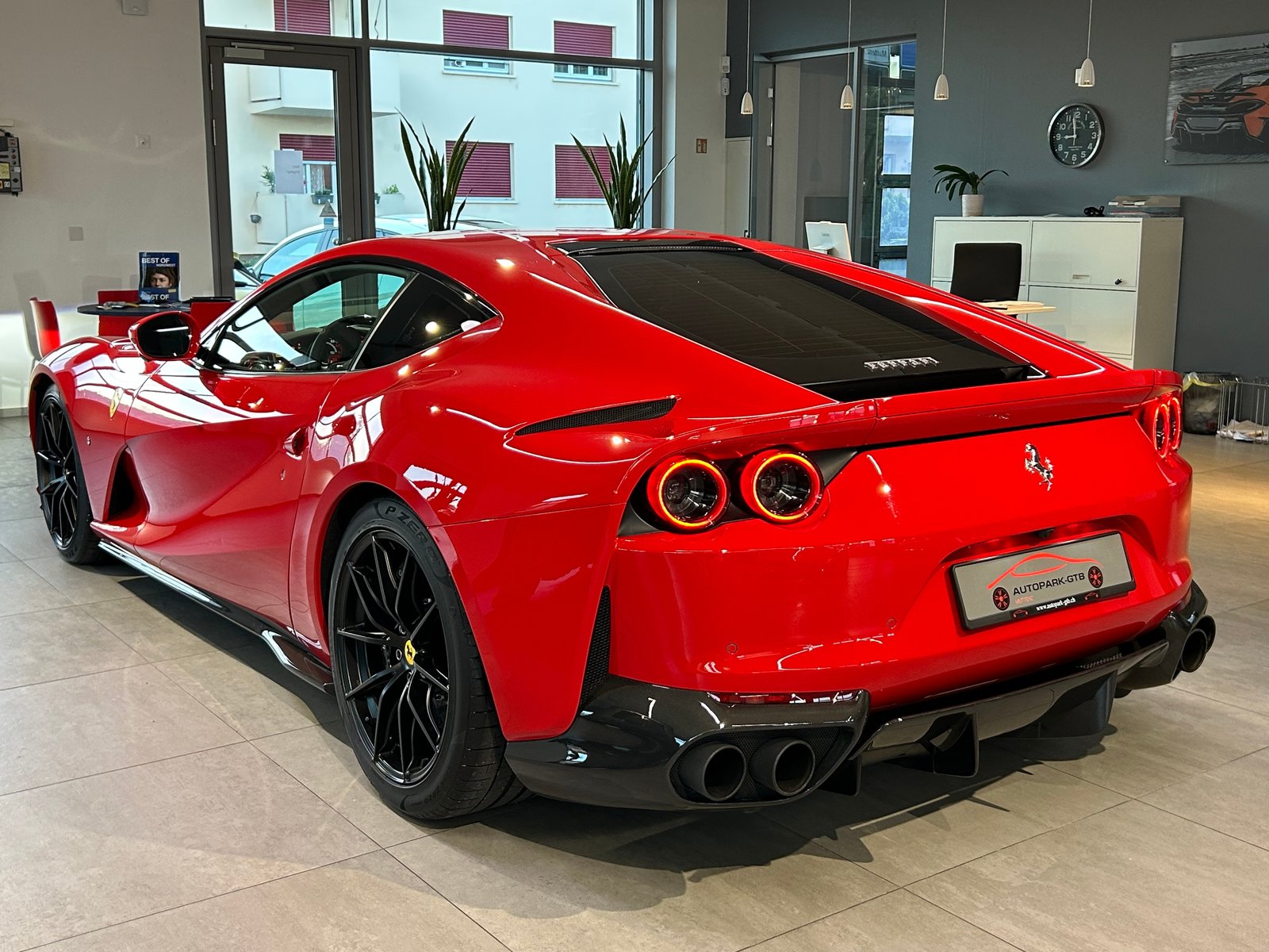 FERRARI 812 Superfast, Essence, Occasion / Utilisé, Automatique - 4