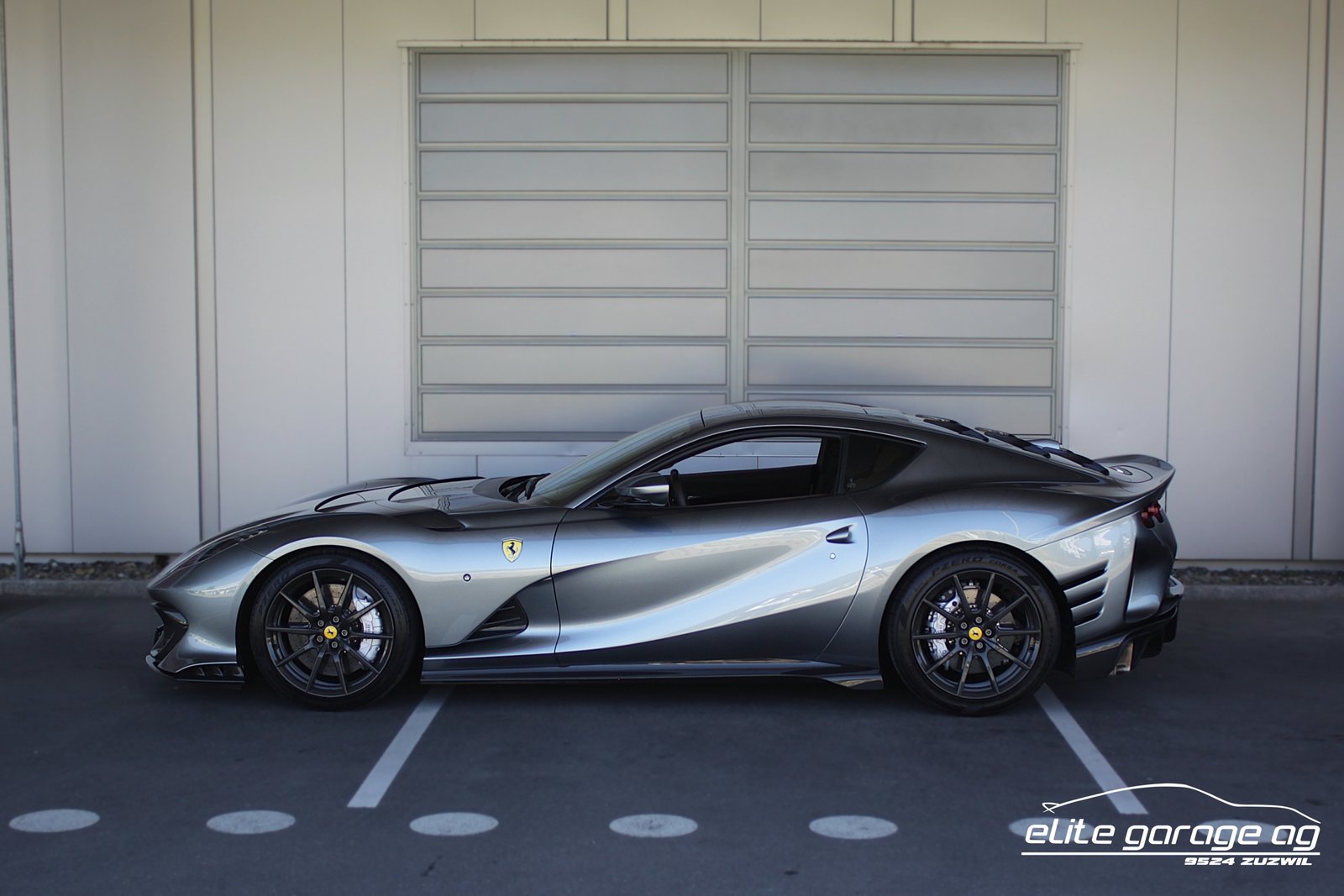 FERRARI 812 Competizione AUS 1. HAND, Essence, Occasion / Utilisé, Automatique - 2