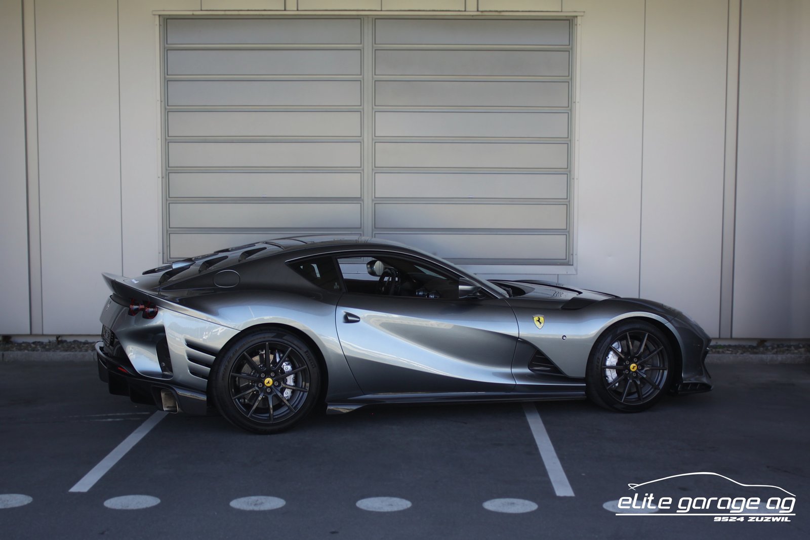 FERRARI 812 Competizione AUS 1. HAND, Essence, Occasion / Utilisé, Automatique - 5