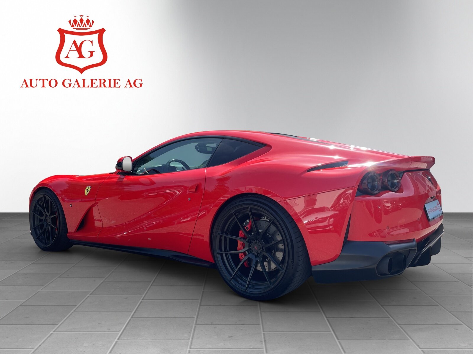 FERRARI 812 Superfast, Petrol, Second hand / Used, Automatic - 2