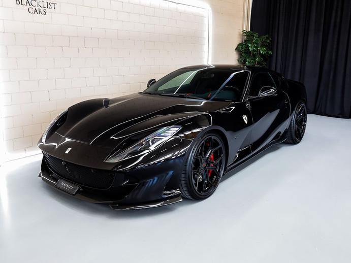 FERRARI 812 Superfast Batmans Batmobil, Benzin, Occasion / Gebraucht, Automatik