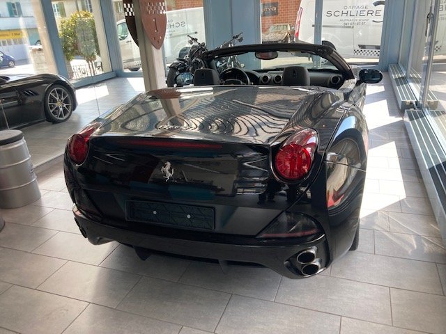 FERRARI California 4.3, Petrol, Second hand / Used, Automatic - 5