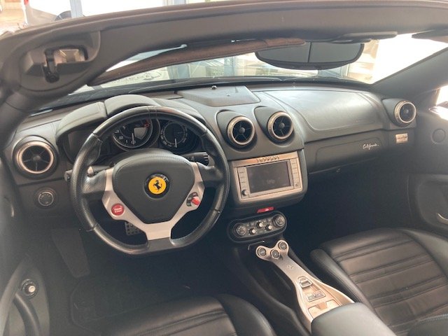 FERRARI California 4.3, Petrol, Second hand / Used, Automatic - 7