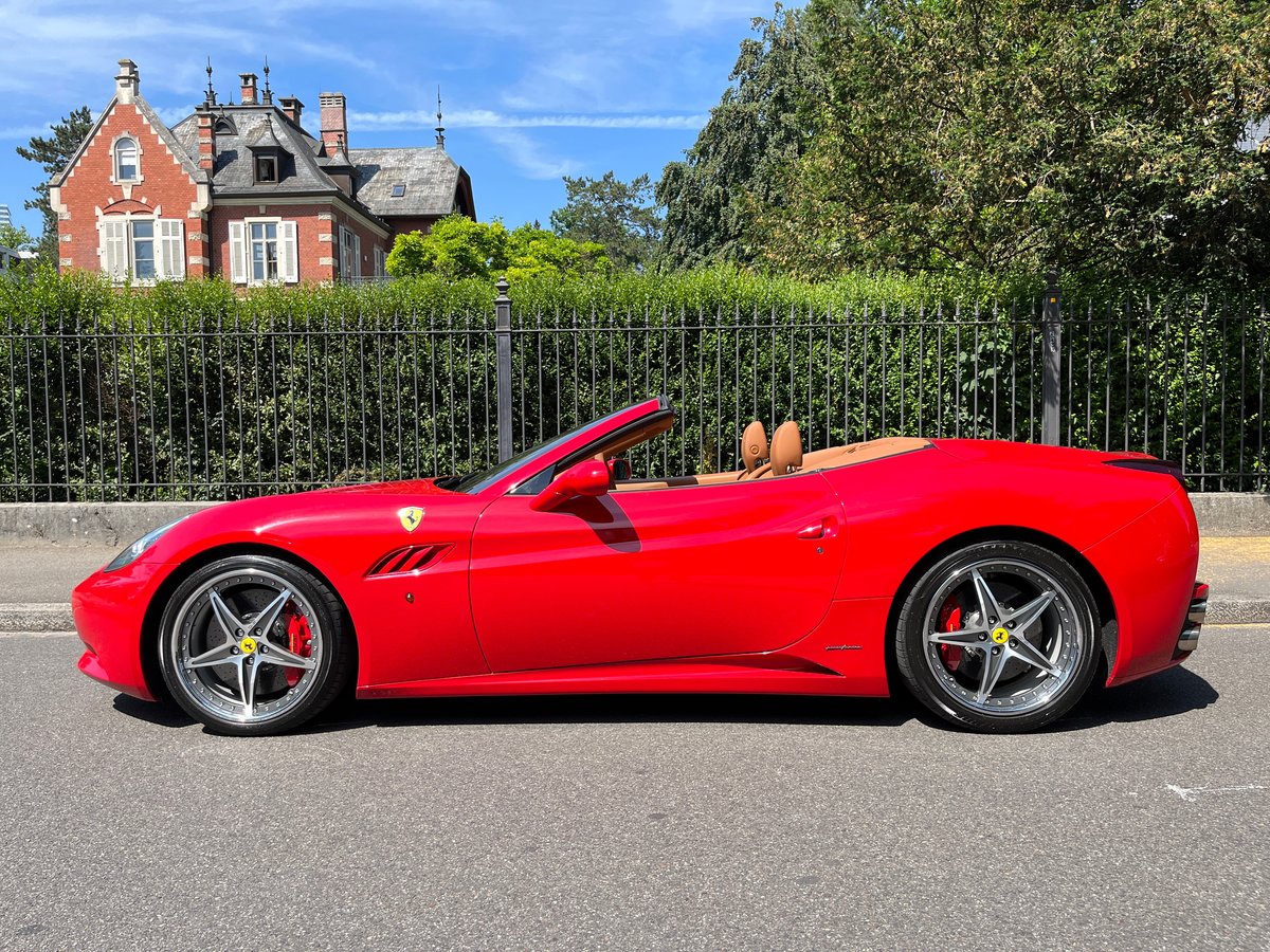 FERRARI California 4.3 V8, Essence, Occasion / Utilisé, Automatique - 3