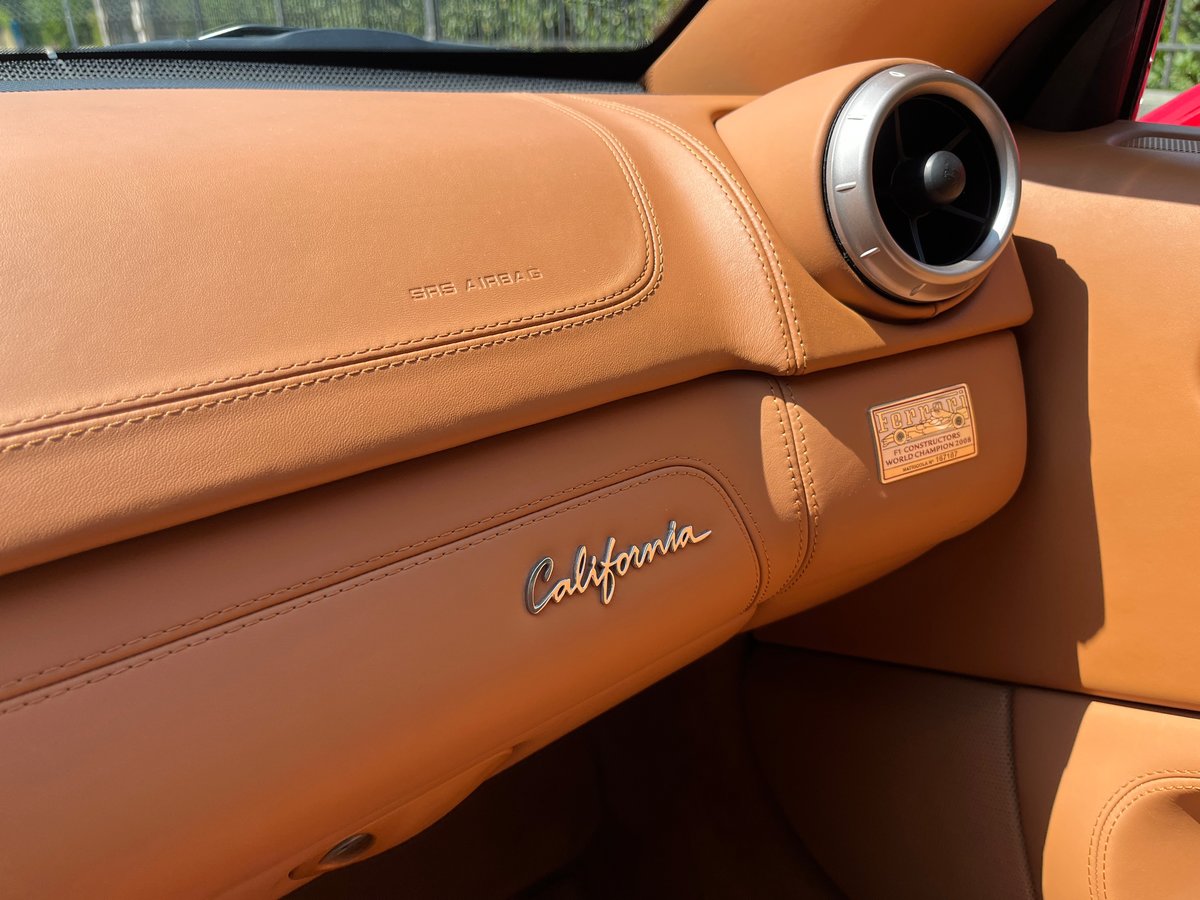 FERRARI California 4.3 V8, Essence, Occasion / Utilisé, Automatique - 7