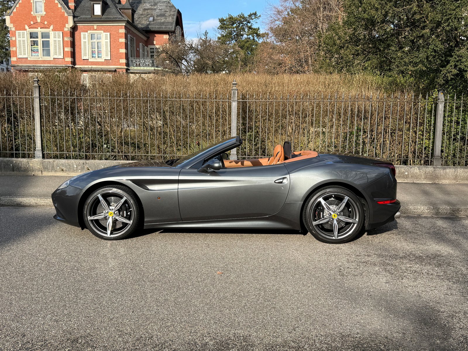 FERRARI California 3.9 V8 T, Essence, Occasion / Utilisé, Automatique - 3