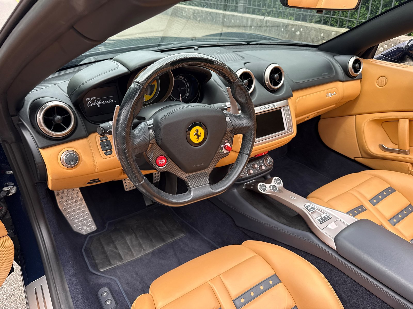 FERRARI California 4.3 V8, Benzin, Occasion / Gebraucht, Automatik - 4