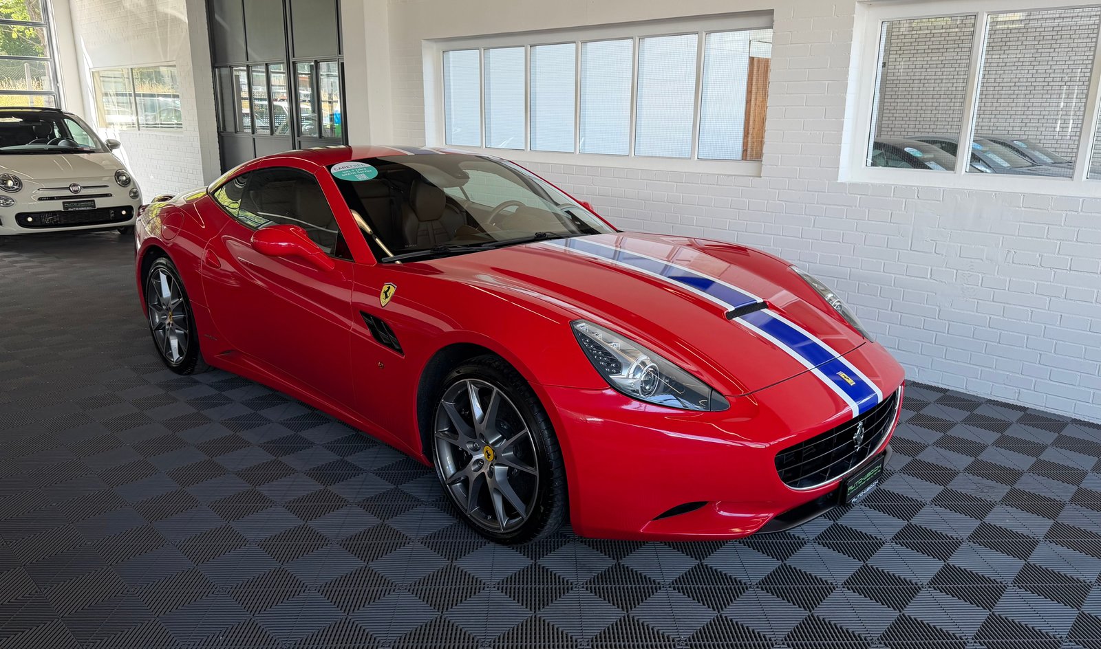 FERRARI California 4.3 V8 460 PS