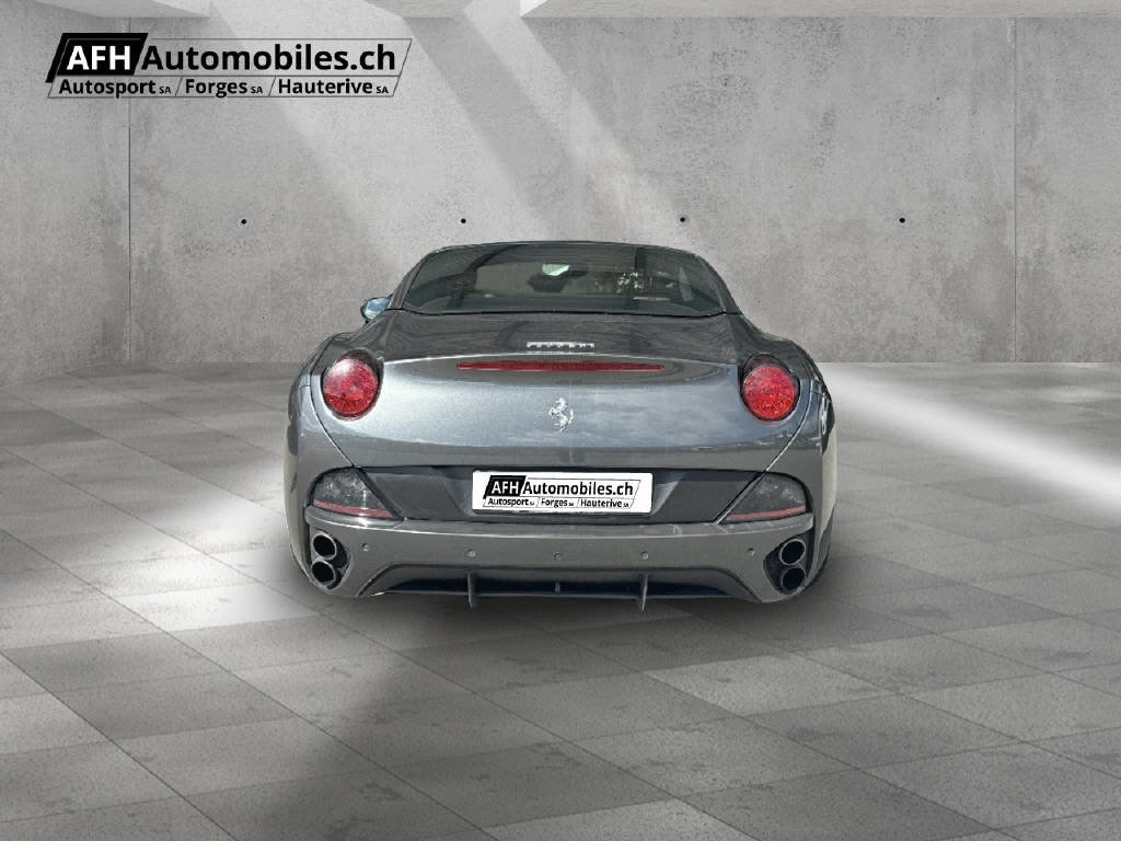 FERRARI California 4.3, Benzin, Occasion / Gebraucht, Automatik - 4