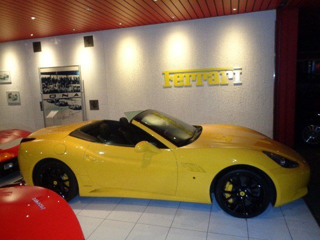 FERRARI California 4.3 V8, Petrol, Second hand / Used, Automatic - 5