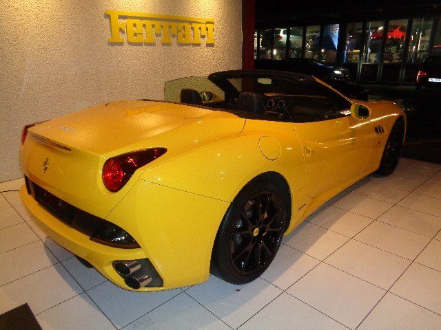 FERRARI California 4.3 V8, Petrol, Second hand / Used, Automatic - 6