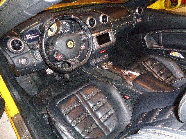 FERRARI California 4.3 V8, Petrol, Second hand / Used, Automatic - 7