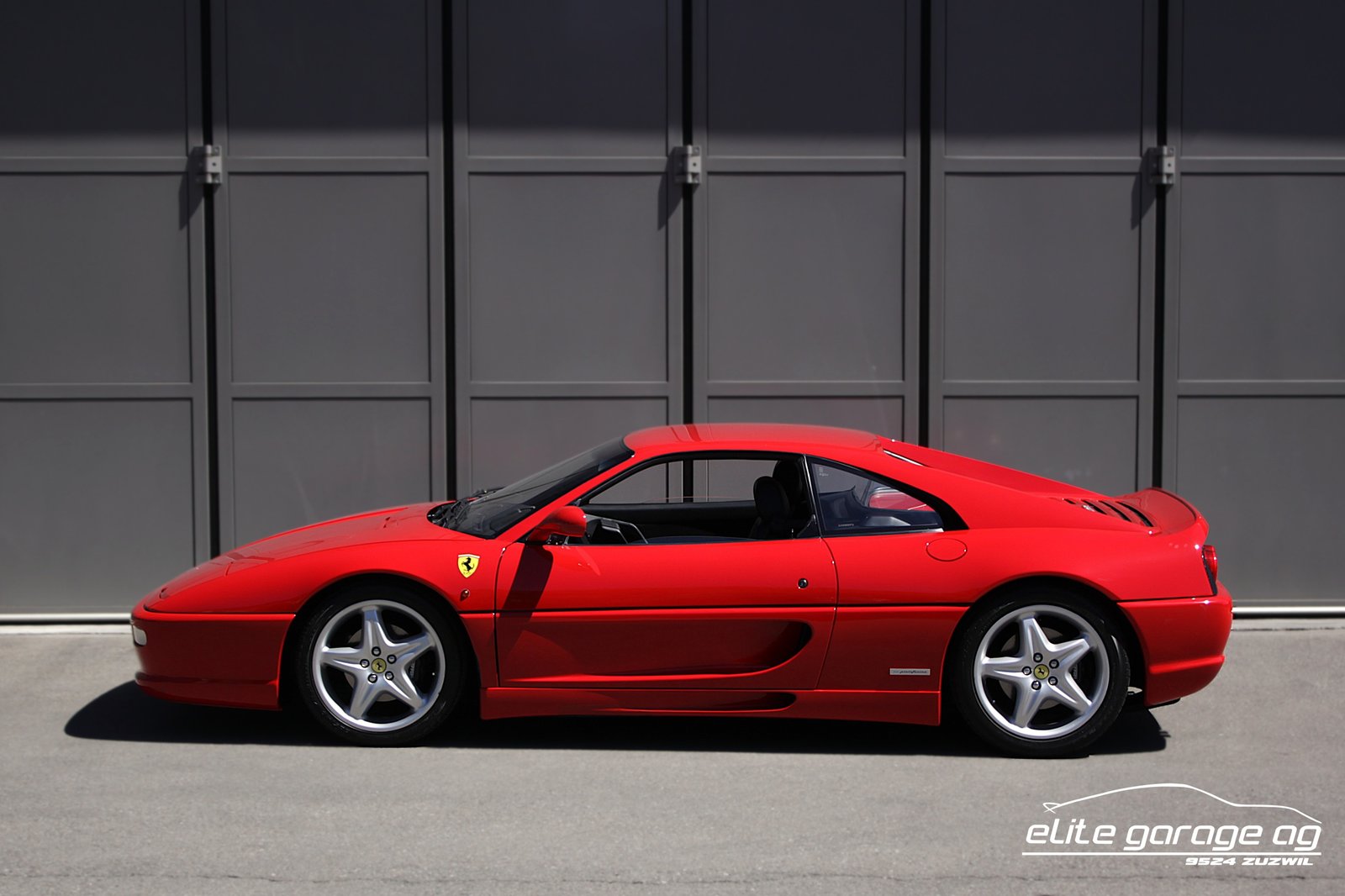 FERRARI F355 Berlinetta HANDSCHALTER MIT CHALLENGE GRILL, Benzina, Auto d'epoca, Manuale - 2