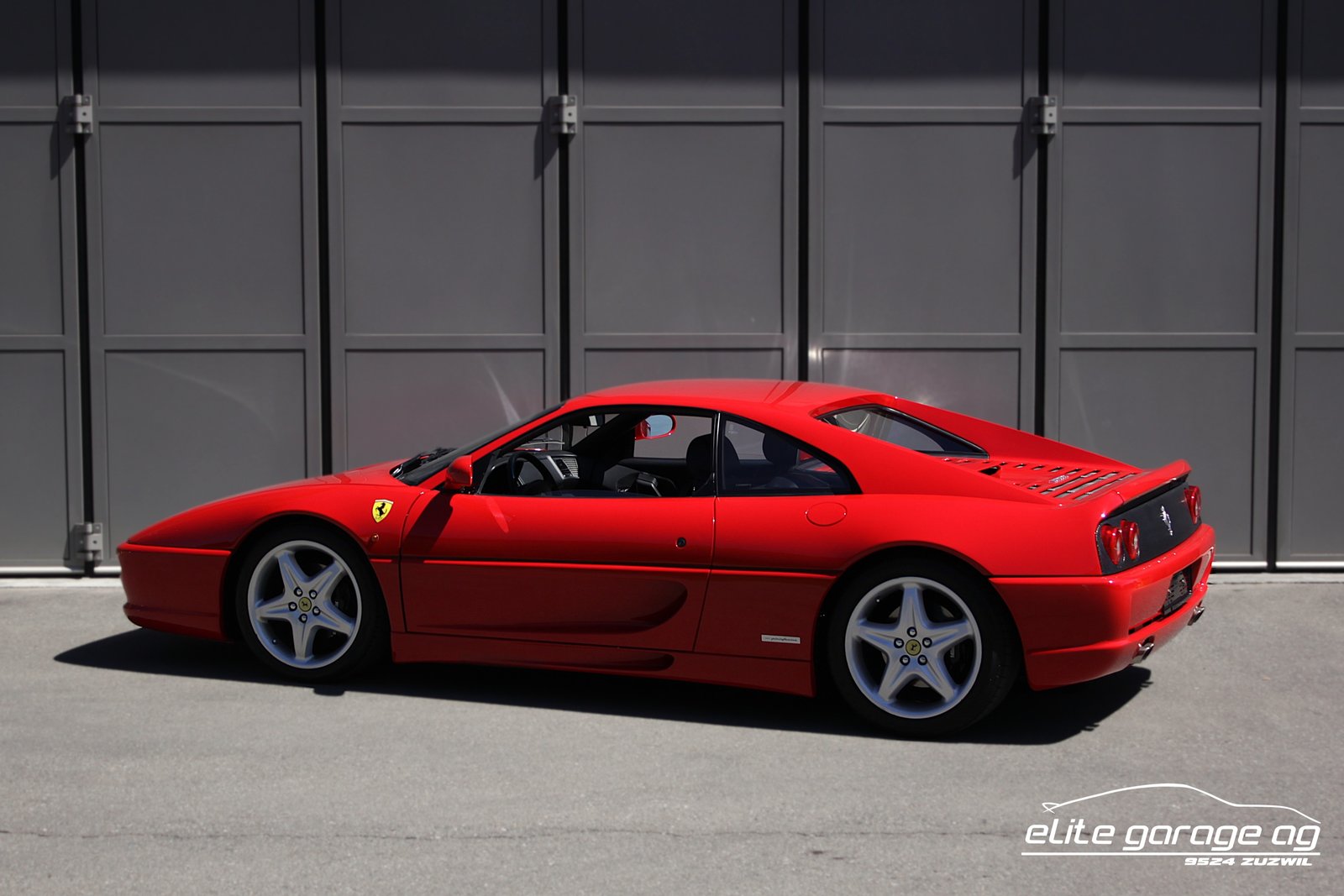 FERRARI F355 Berlinetta HANDSCHALTER MIT CHALLENGE GRILL, Benzina, Auto d'epoca, Manuale - 3