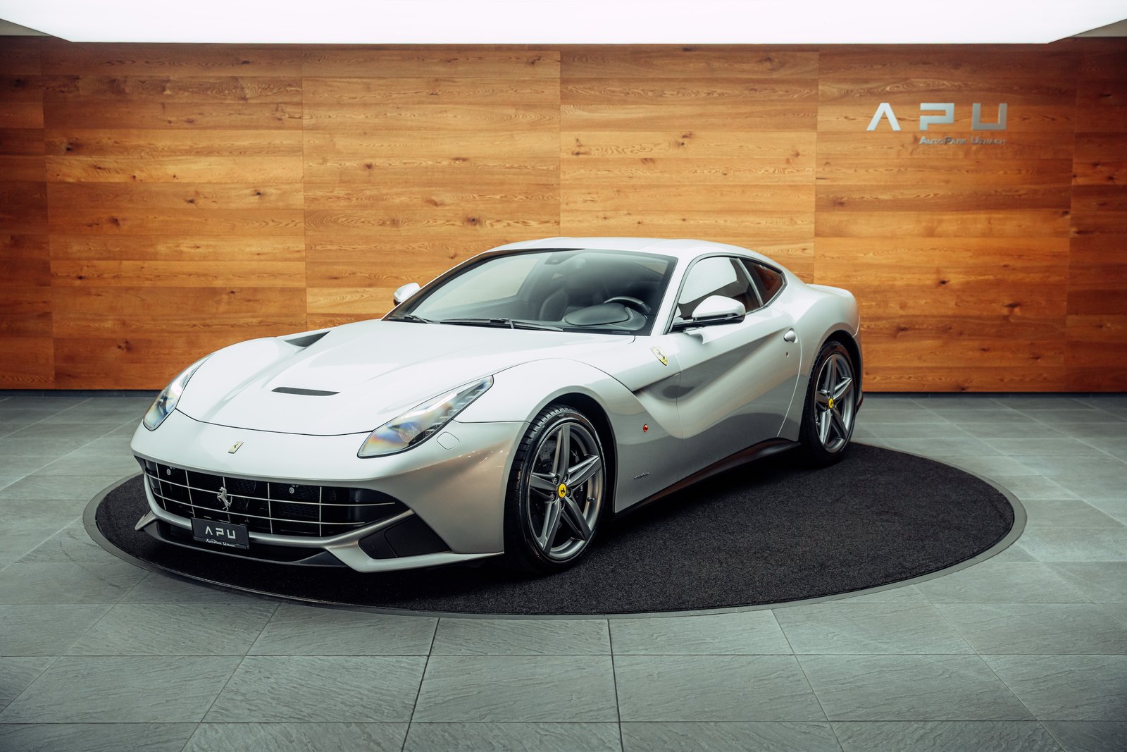 FERRARI F12 Berlinetta, Petrol, Second hand / Used, Automatic - 4