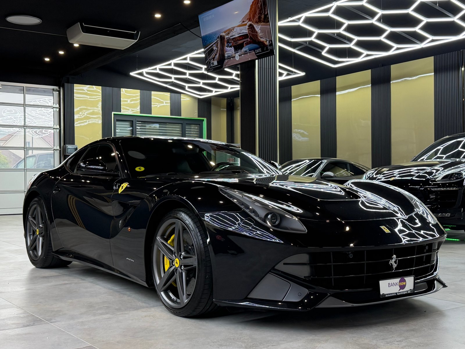 FERRARI F12 Berlinetta, Petrol, Second hand / Used, Automatic - 3