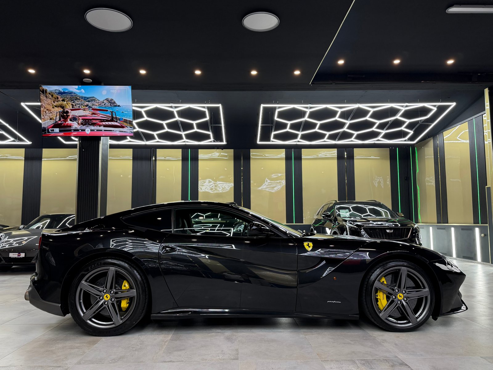 FERRARI F12 Berlinetta, Petrol, Second hand / Used, Automatic - 4