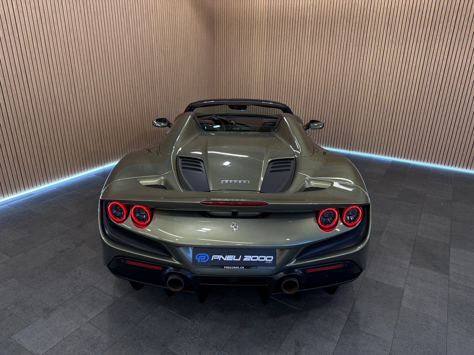 FERRARI F8 Spider *TAILOR MADE* Verde Masoni, Essence, Occasion / Utilisé, Automatique - 6