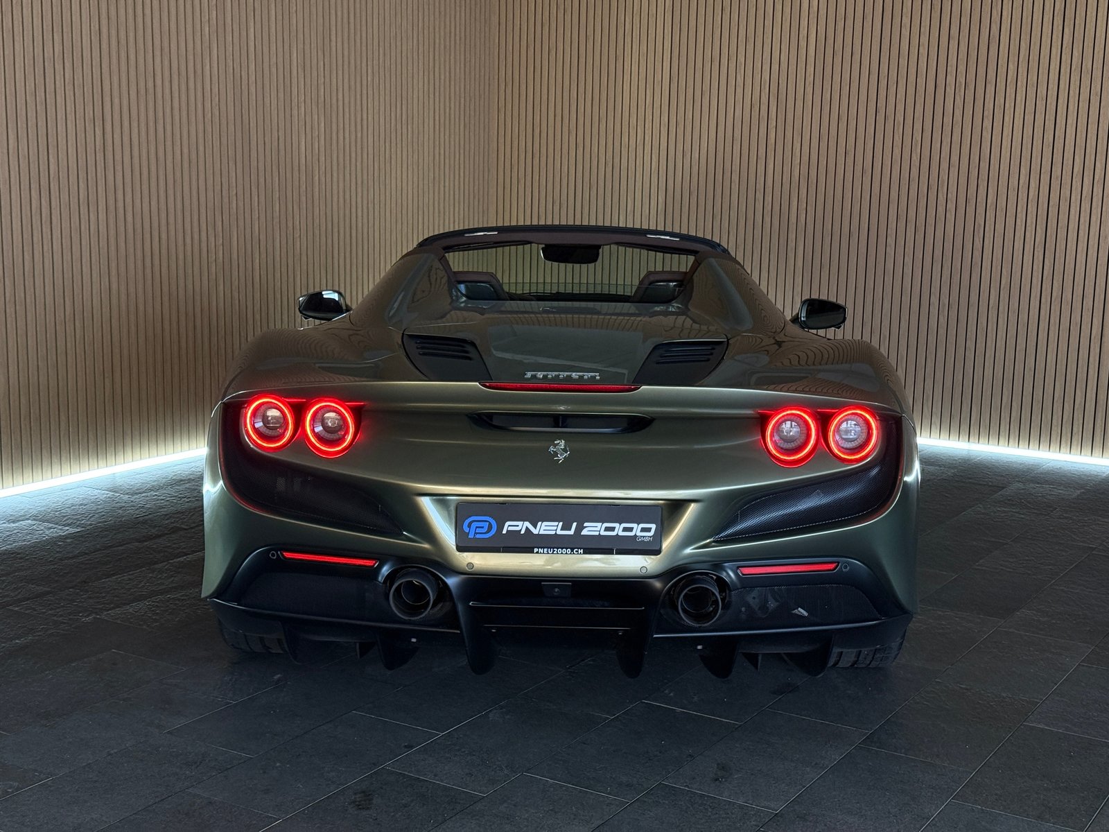 FERRARI F8 Spider *TAILOR MADE* Verde Masoni, Essence, Occasion / Utilisé, Automatique - 7