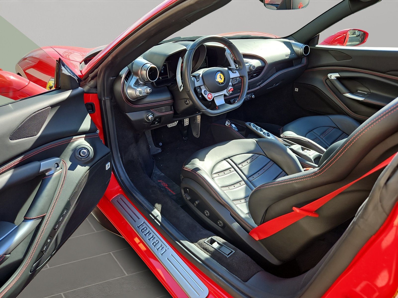 FERRARI F8 Spider, Petrol, Second hand / Used, Automatic - 7