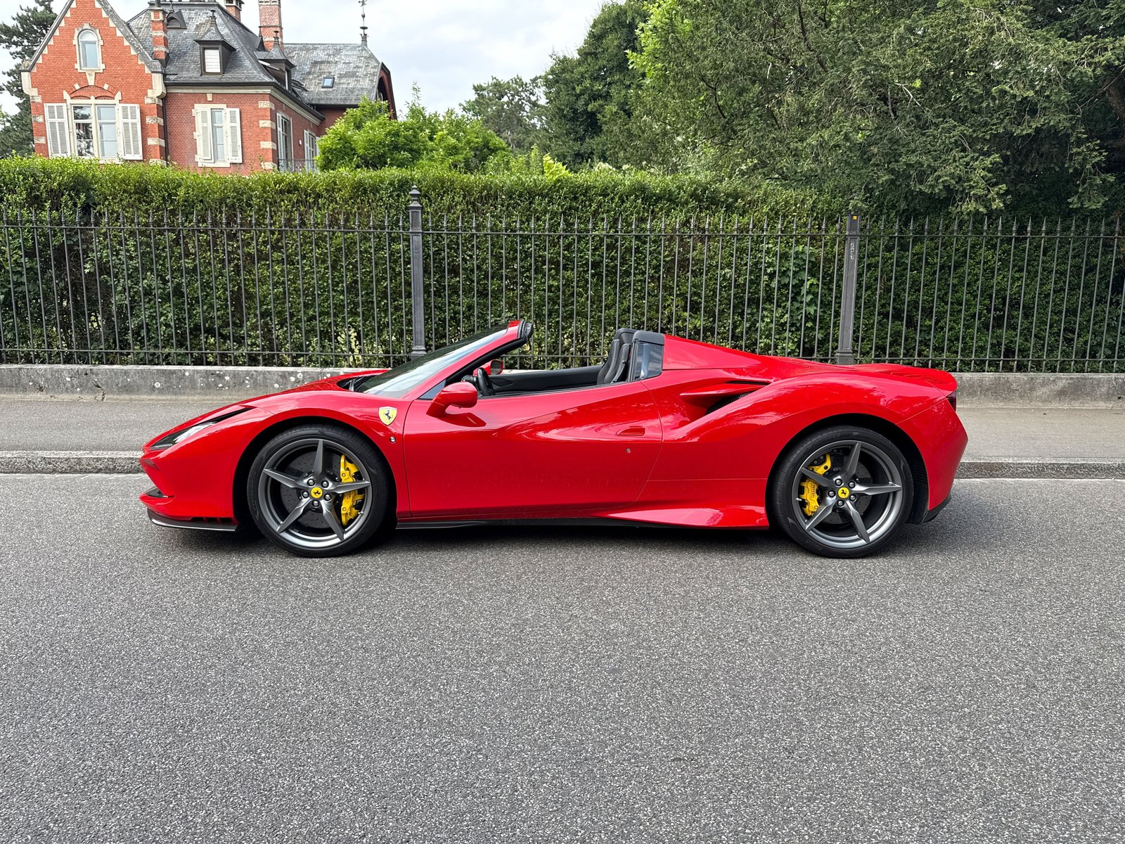FERRARI F8 Spider, Benzin, Occasion / Gebraucht, Automatik - 3