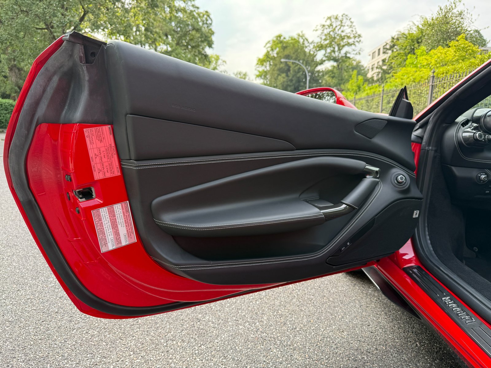 FERRARI F8 Spider, Benzin, Occasion / Gebraucht, Automatik - 6