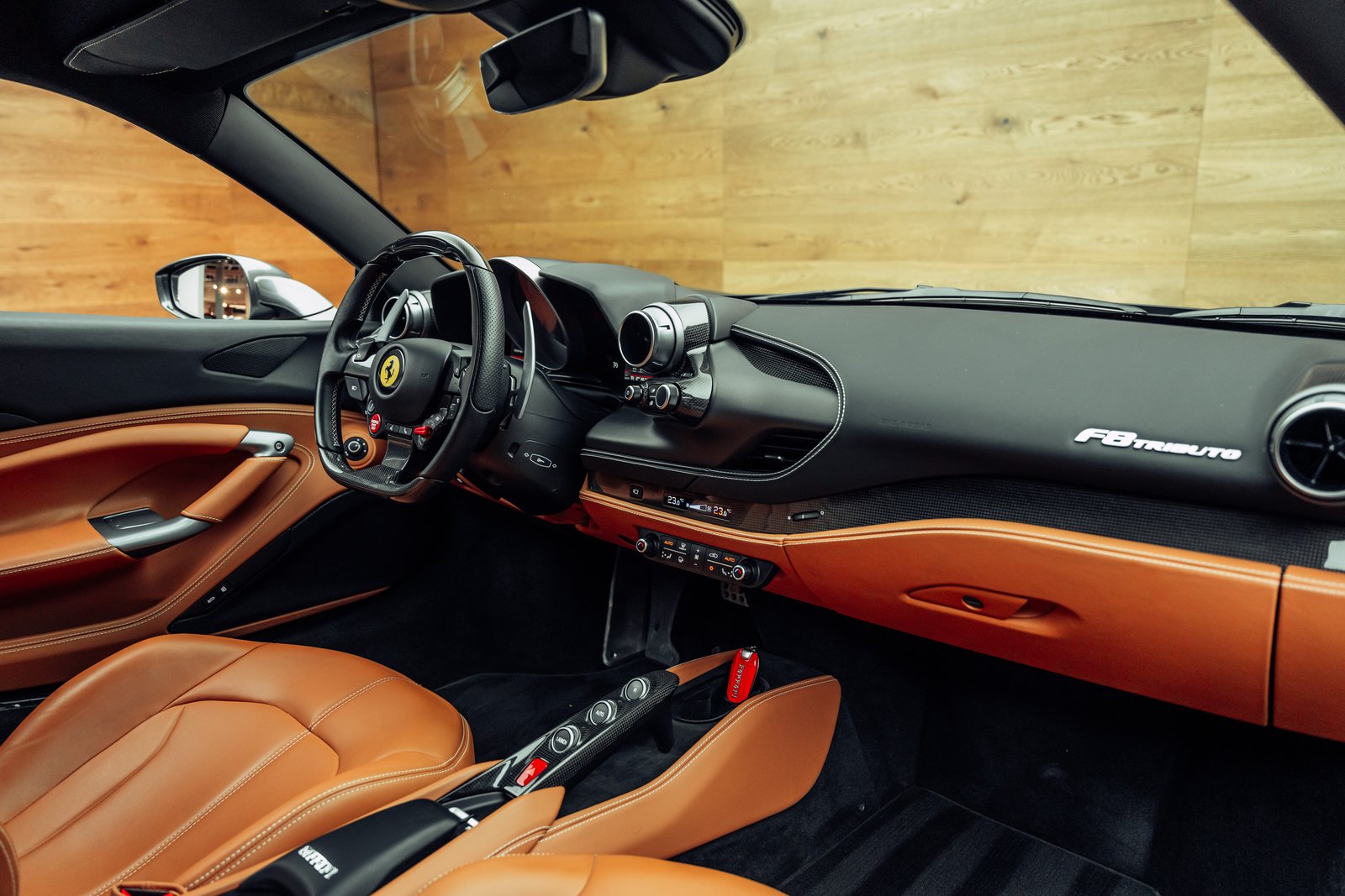 FERRARI F8 Tributo, Essence, Occasion / Utilisé, Automatique - 6