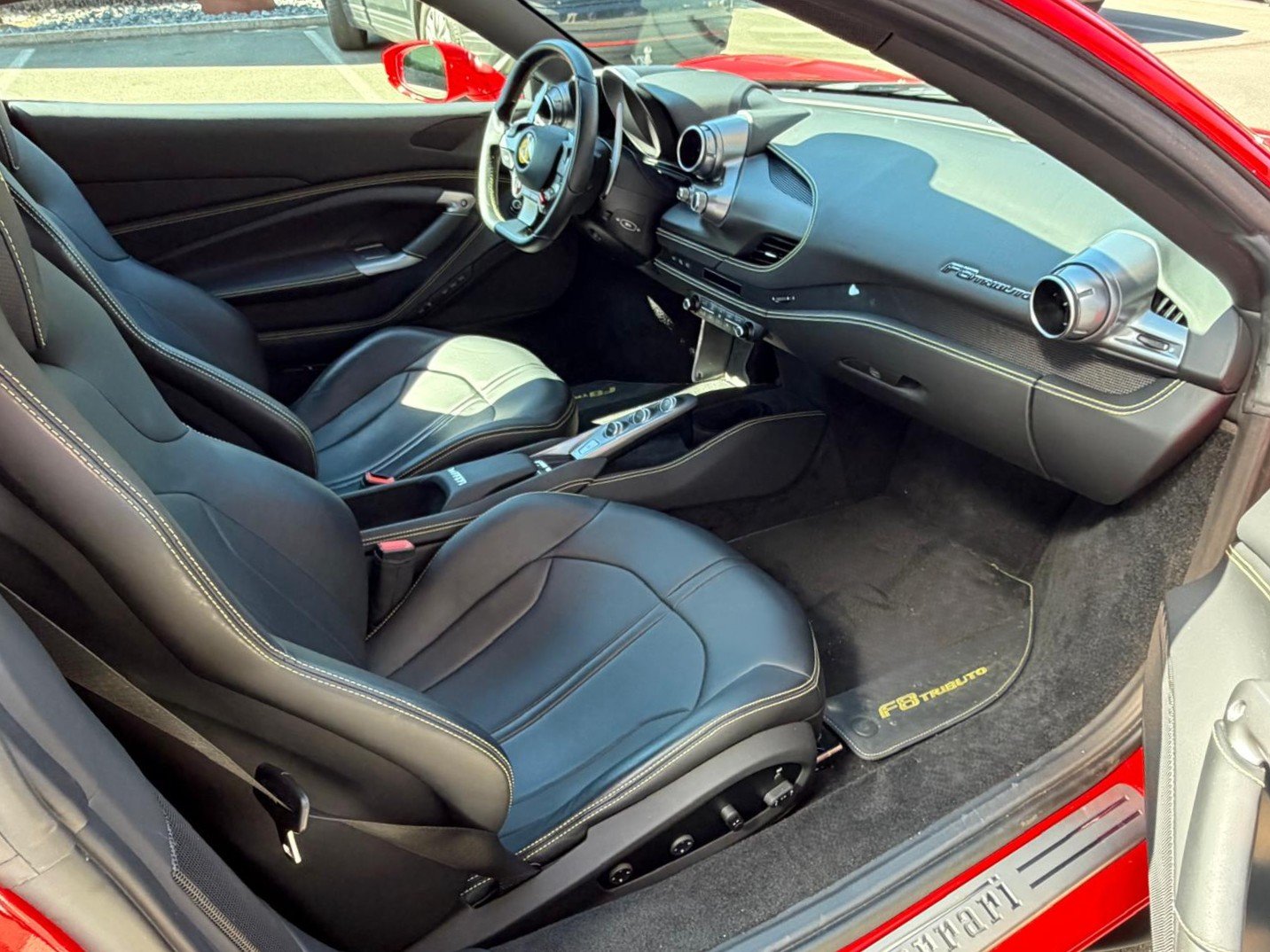 FERRARI F8 Tributo 3.9 Turbo, Essence, Occasion / Utilisé, Automatique - 3