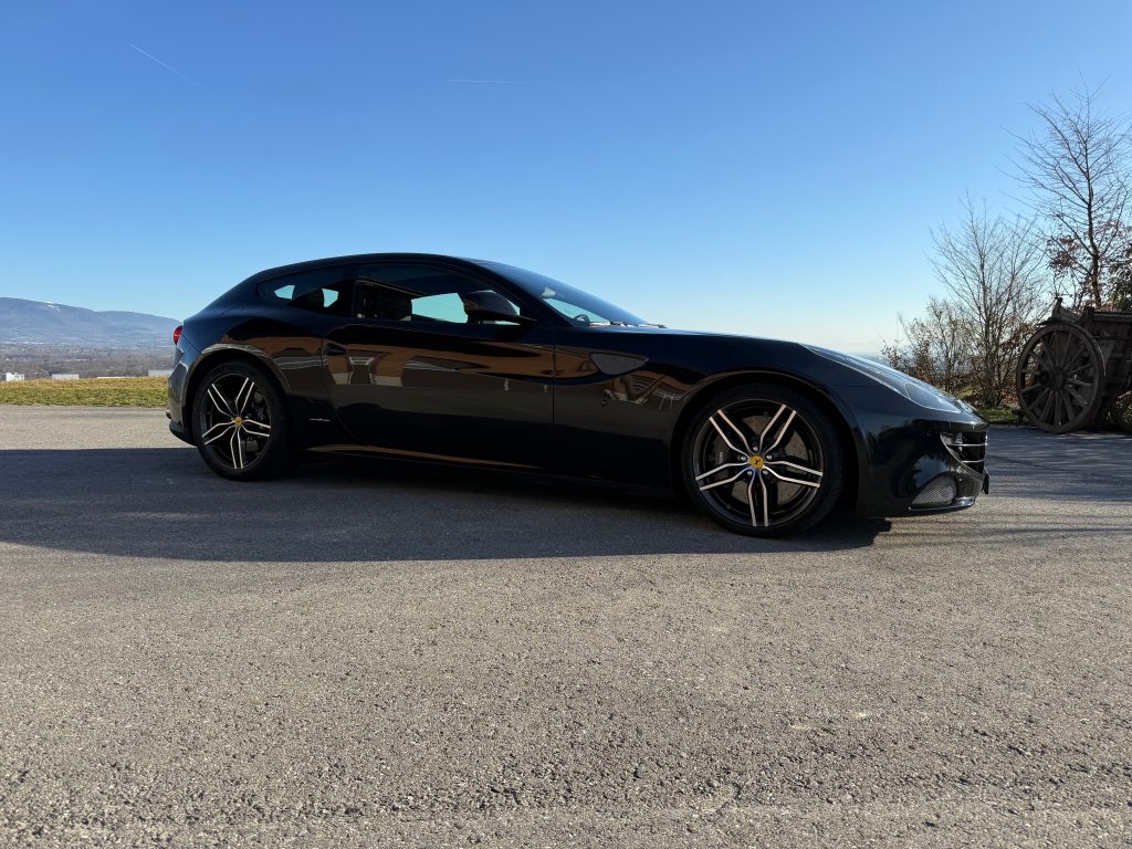 FERRARI FF 6.3, Essence, Occasion / Utilisé, Automatique - 6