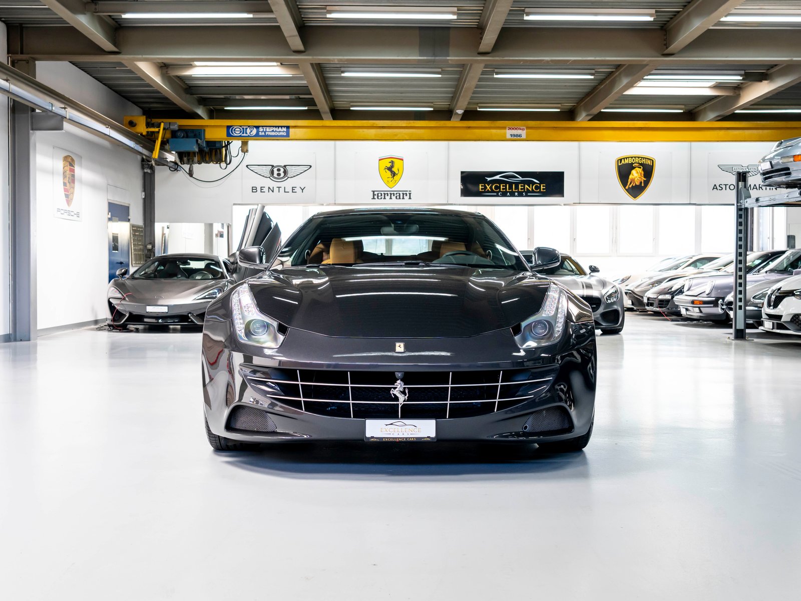 FERRARI FF, Petrol, Second hand / Used, Automatic - 2