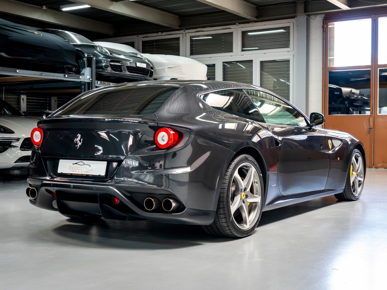 FERRARI FF, Petrol, Second hand / Used, Automatic - 4