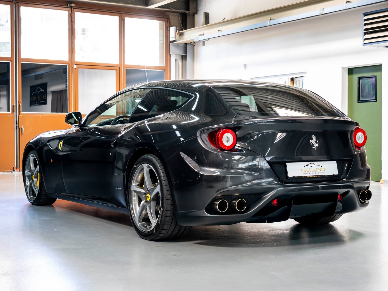 FERRARI FF, Petrol, Second hand / Used, Automatic - 6