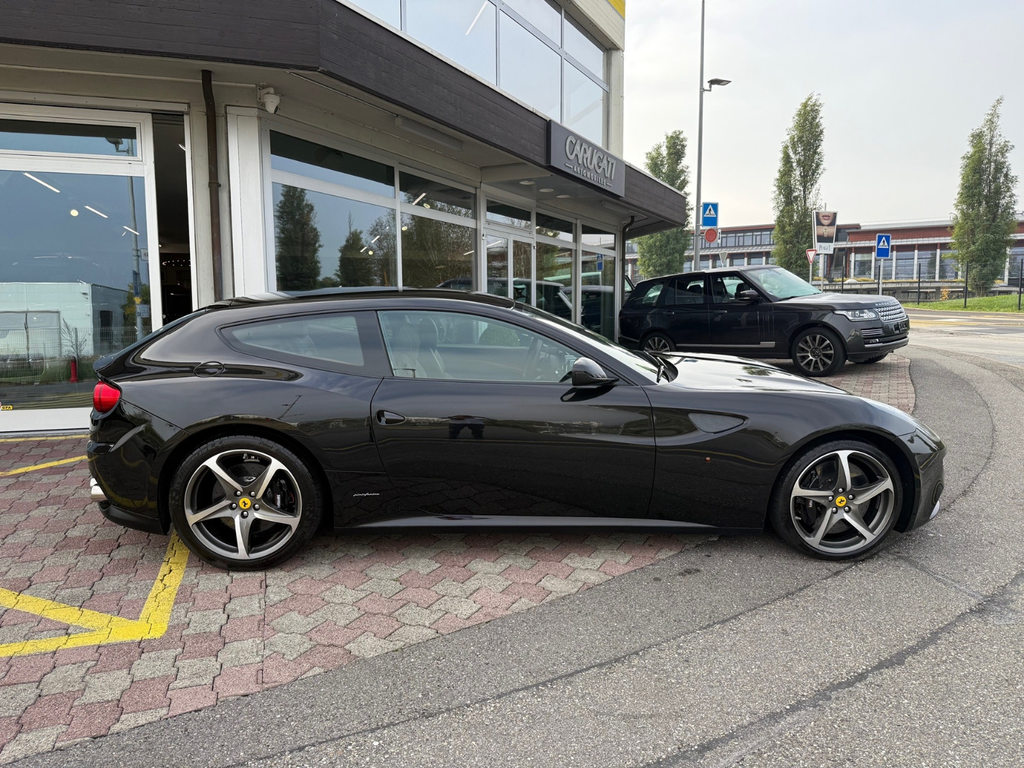 FERRARI FF 6.3, Benzin, Occasion / Gebraucht, Automat - 4